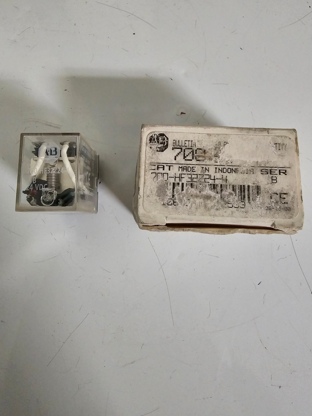 Allen Bradley 700-HF32Z24-4 Ser B Short Square Base Relay 10A DPDT 24V