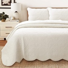 100 Cotton Medallion off White Matelasse Embossed Bedding Quilt Set, Reversible