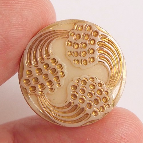 Button Antique - Glass Opaque Cream - 23mm - Victorian Opaque Glass Button - Picture 2 of 5