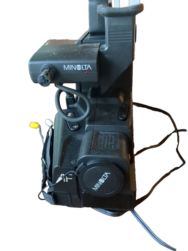 Minolta Master Series-v 1400 vintage VHS Camera with Hard Case, not tested