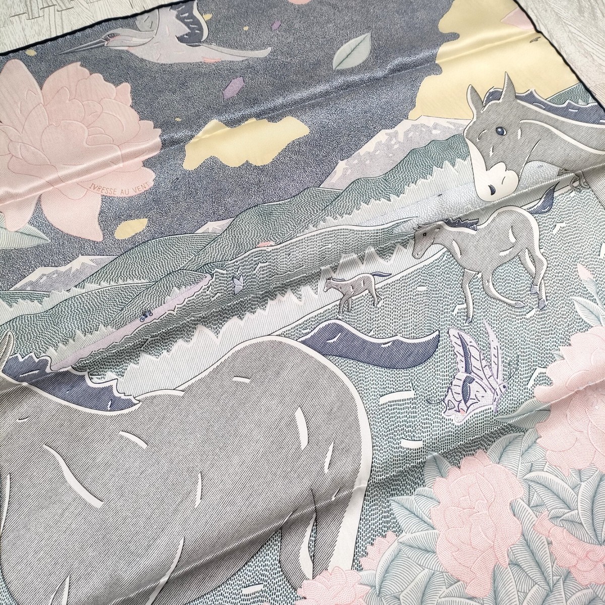 自由をまとう芸術【HERMES】Carre 70 Ivresse Au Vent スカーフ Unused w/box HERMES Carre 70 Ivresse Au Vent Silk Scarf 66cm