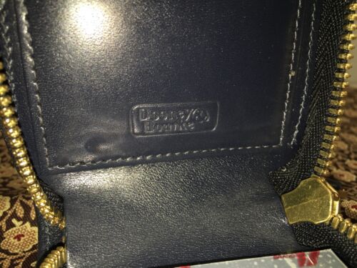 NUEVO~DE COLECCIÓN*Dooney & Bourke*Marino AWL*Cartera PDA*16104H S167A - Imagen 3 de 4