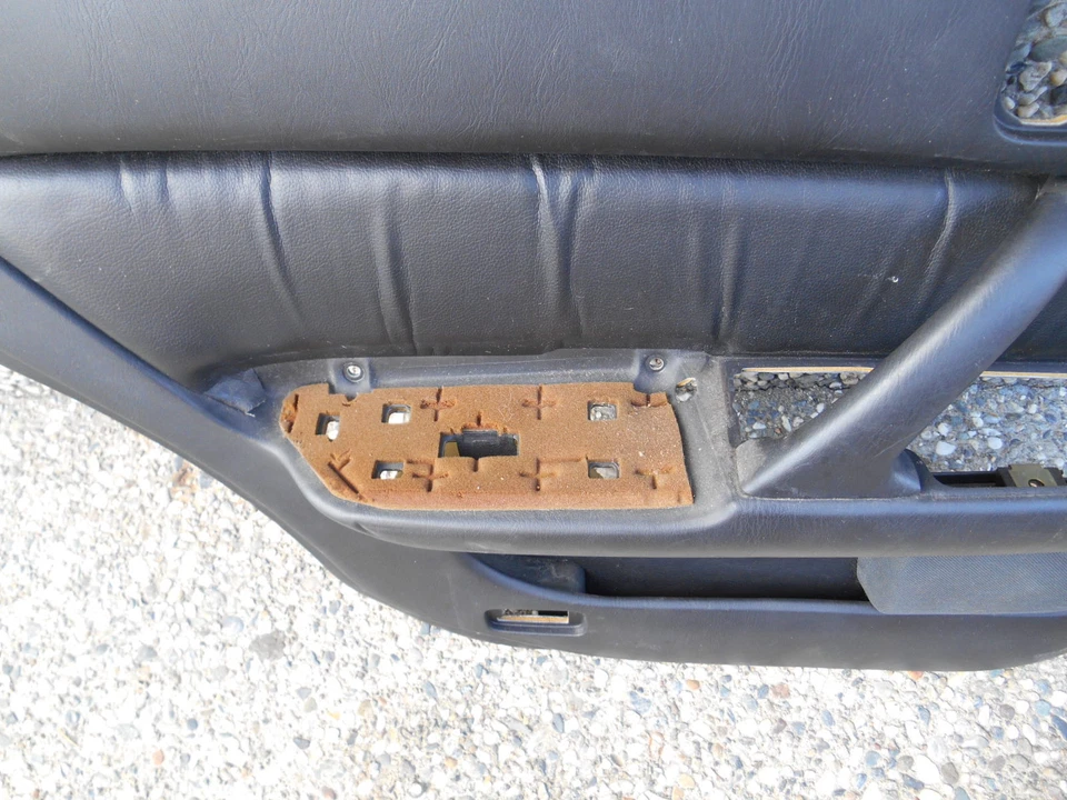 82901 6P000 97-01 INFINITI Q45 LEFT REAR DRIVER SIDE BLACK LEATHER #TOP3 D - Image 2 of 4