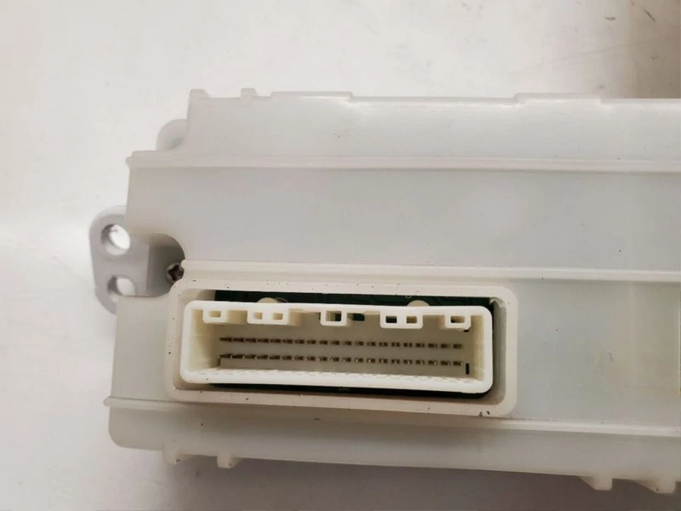 2004-2005 Scion xB Speedometer w/Tach Instrument Gauge Cluster AT Assembly Oem Foto 3 de 4