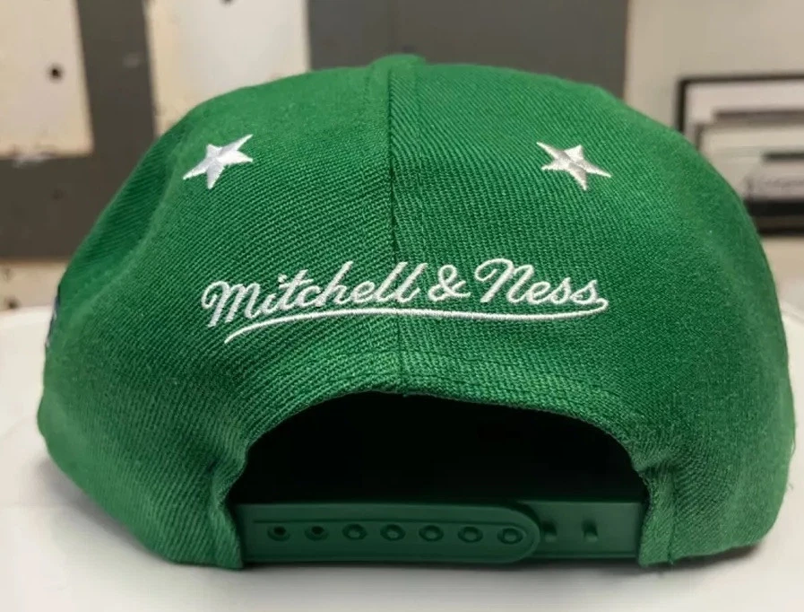 BOSTON CELTICS MITCHELL AND NESS 1997 ALL STAR FIN DE SEMANA GORRA SNAPBACK Foto 4 de 4