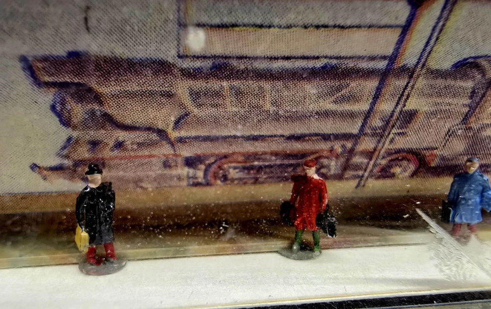 Merten 812 MALE Passenger Figures (6) for Z-Scale NOS - Image 2 of 4