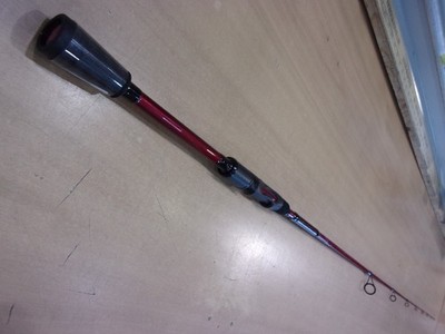 SHAKESPEARE UGLY STIK CARBON  6 foot 6 inch Medium spinning rod