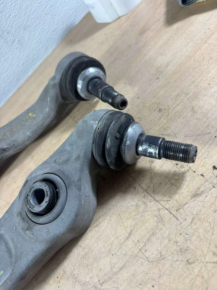 Brazo de control delantero izquierdo BMW 740i 2016-2022 LH genuino OEM 6861169 Foto 4 de 4