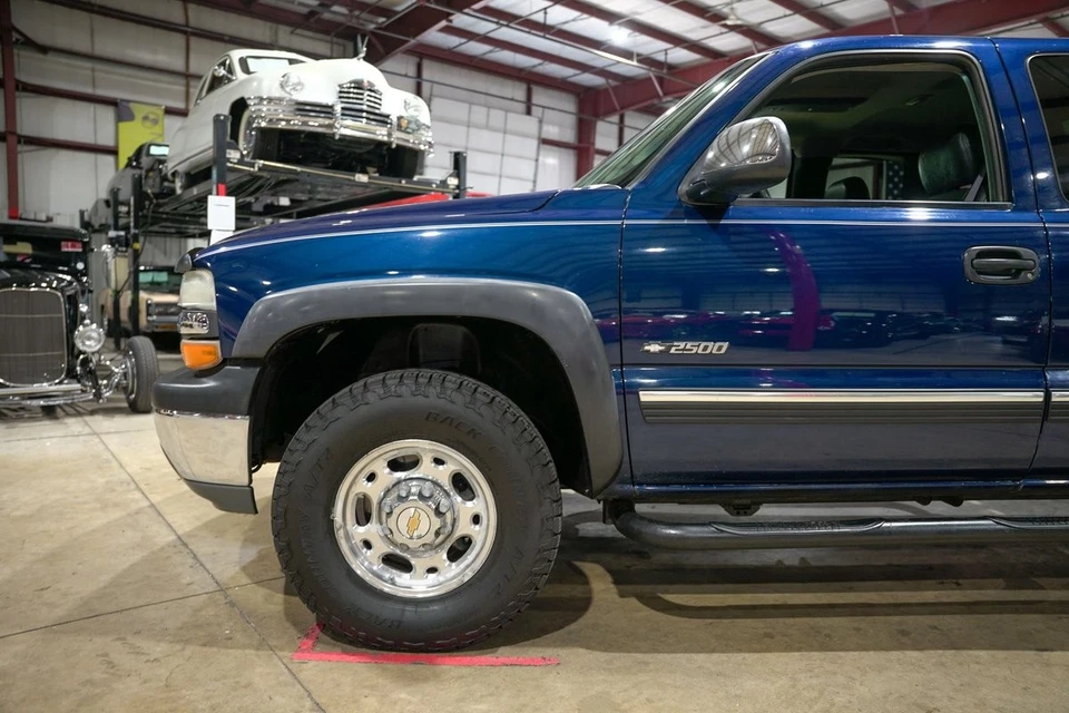 2000 Chevrolet Silverado 1500 K2500 Club Cab 4X4 - Image 3 of 4