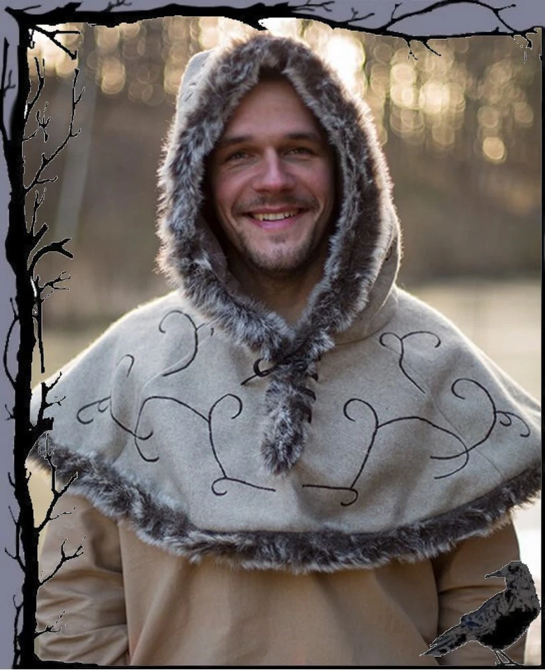 Mittelalter Larp - Elfen Gugel mit Kunstfellbesatz und Stickerei Epic Armoury