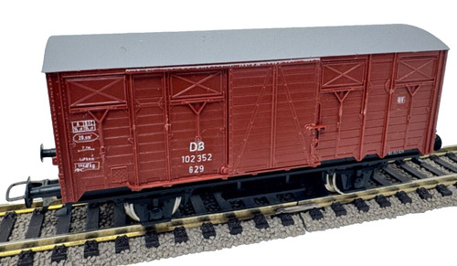 Piko H0 Gedeckter Güterwagen 102352 - DB - braun - 1:87 H0 HO | Condition: Gebraucht