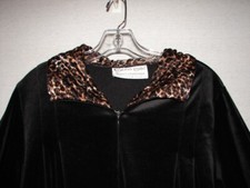 Vintage Cinema Exoile Velour Robe in Black with a Leopard Trim size Medium