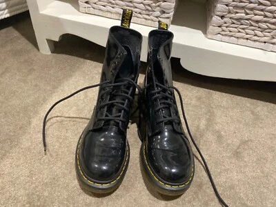 dr martens gumtree