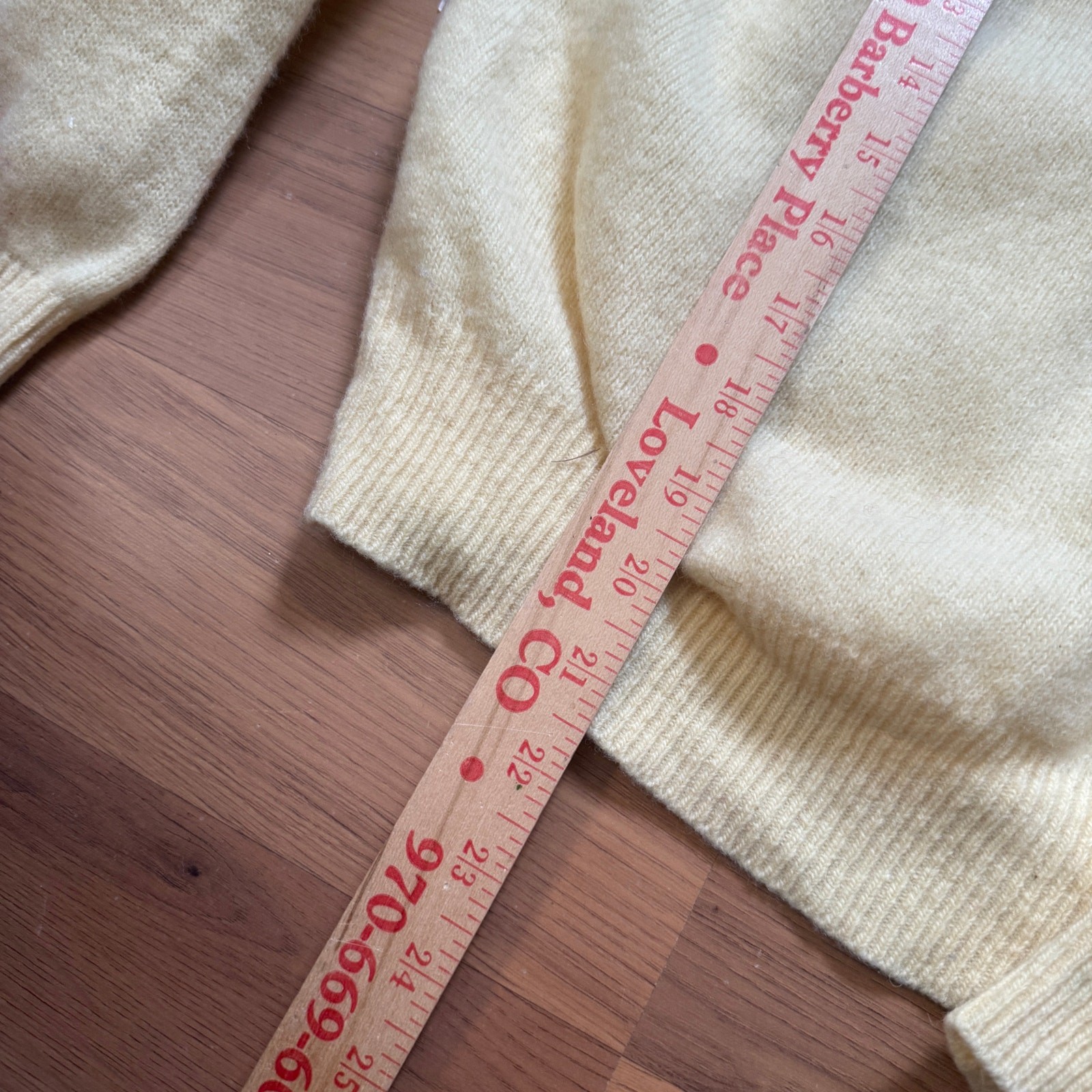 Women's Vintage 80's Lacoste Light Yellow Wool V-Neck Pullover Knit Sweater Sz S thumbnail 7