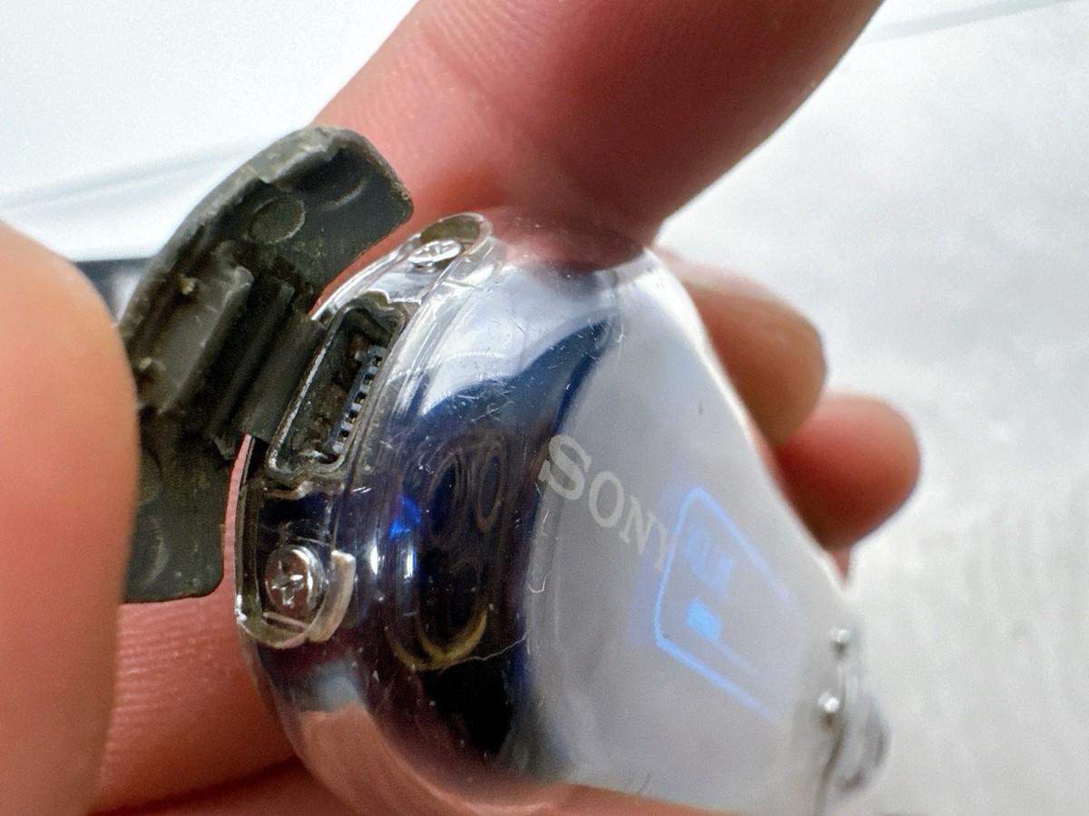 Sony Walkman NW-E405 Blue MP3 Player 512MB Network Stick USB Clip