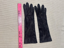Women s Black Leather Silk Lined Wrist Gloves...