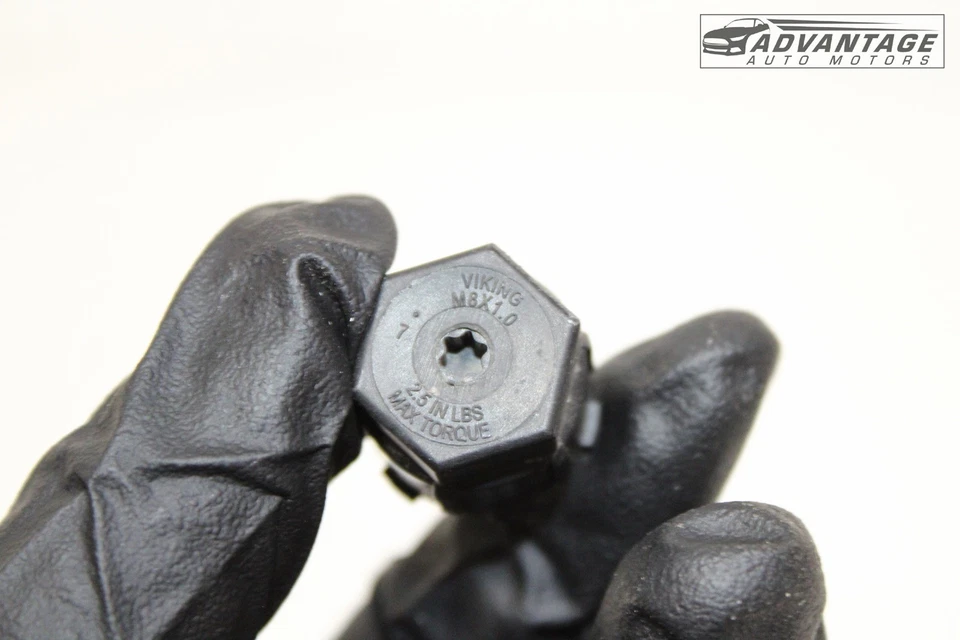 Chevrolet Camaro 2016-2024 2,0 L L4 aire acondicionado válvula de servicio tapa inferior OEM Foto 4 de 4