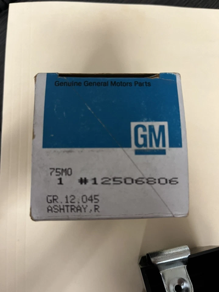 Cenicero puerta trasera Chevrolet Caprice 1991-1996 plástico negro Foto 4 de 4