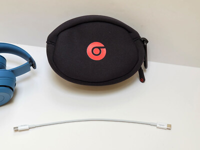 Soft Compact Carrting Case for Apple BEATS SOLO 4 Headphones + 9'' USB C-C Cable.