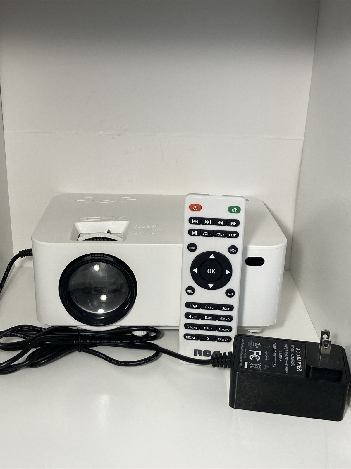 Working RCA RPJ116BPlus Home Theater Projector, Remote, And Power