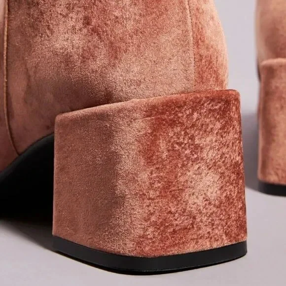 Anthropologie | Botines Stevie Velvet Chain | Nuevos en caja | Talla 38 | $200 Foto 2 de 4