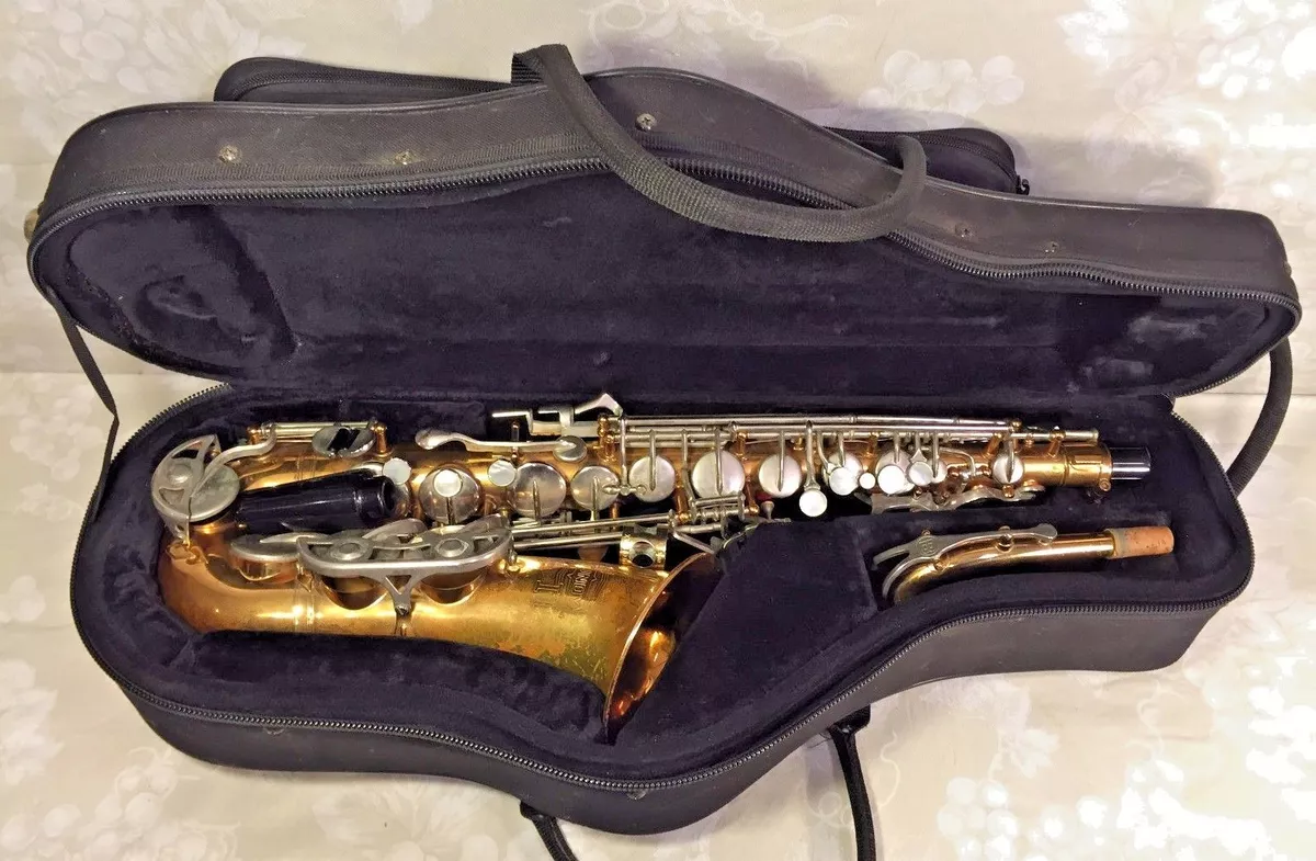 Vintage Bundy II Saxophone w/ Neck, Case & Mouthpiece Selmer