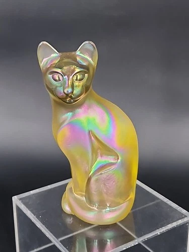 Vtg Fenton Art Glass Autumn Gold Iridescent Sitting Cat 5”T Figurine Undecorated