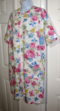 NWT Adonna Full-zip Knee Robe Butterfly/floral-on-White Short-Sleeve S/M