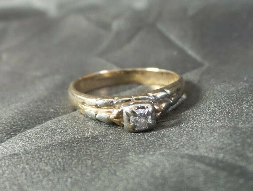 Beautiful .15 ct Solitaire Diamond Anniversary Engagement Ring