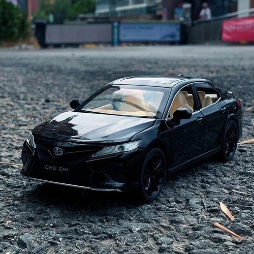 1/24 Toyota Camry Alloy Car Model Diecast Toy Collectible Sound&Light Gift - Picture 10 of 16