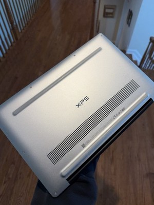 Dell XPS 13 7390 | 1TB SSD, 16GB Ram, 10th Gen i7, 4K Touchscreen