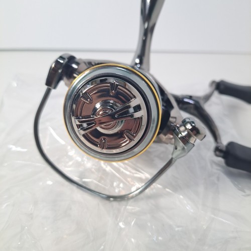 HES3500 5+1BB 5.2:1 Gear Ratio High Speed Saltwater Spinning Fishing Reel - Picture 9 of 10