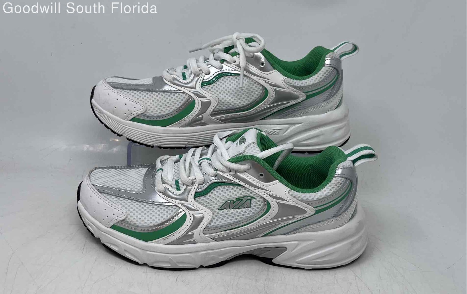 Avia 5000 Womens Green White Low Top Lace-Up Sneaker Shoes Size 8.5