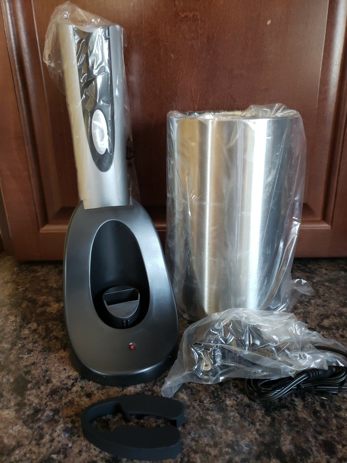 Oster Electric Wine Bottle Screw Opener Cordless Rechargeable Chiller