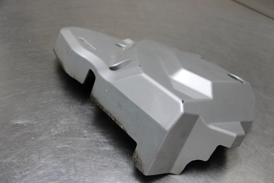 08-12 SUZUKI KATANA 650 GSX650F Front Sprocket Cover Foto 4 de 4