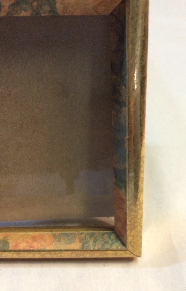 Vintage Plastic Picture Frame 5” X 7” Gold Color - Image 3 of 4