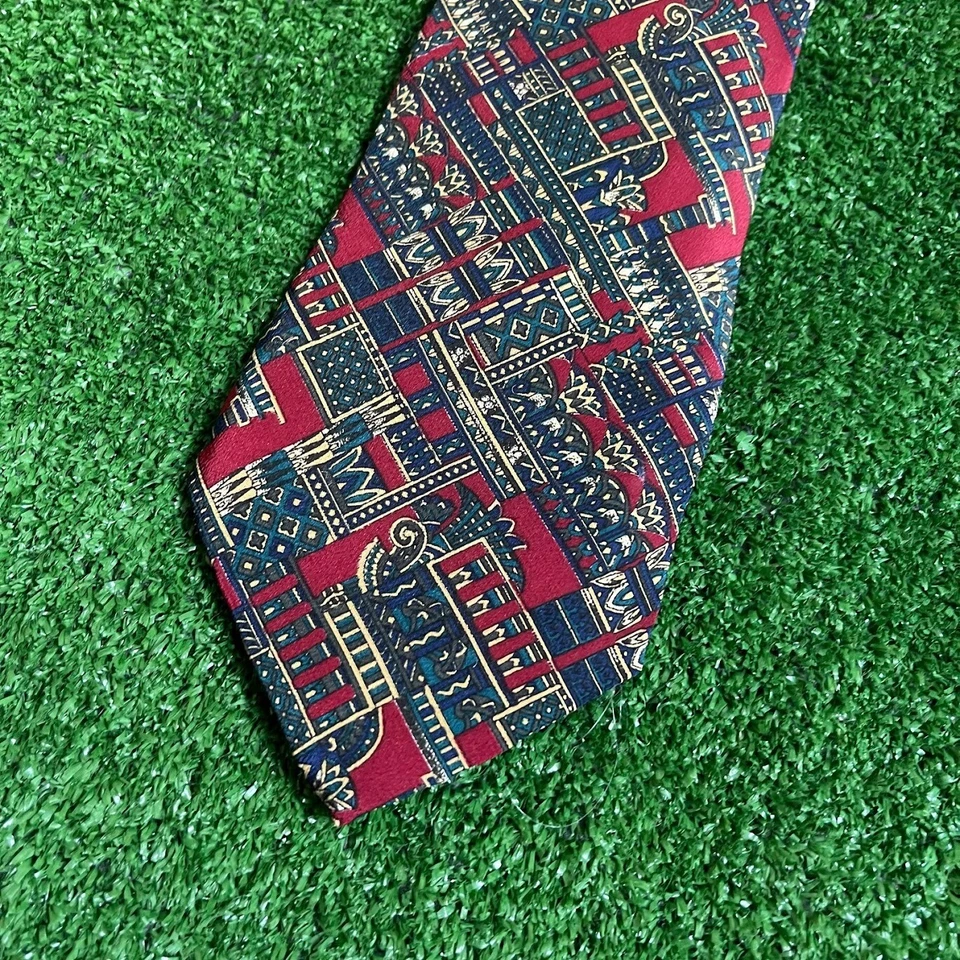 Corbata de cuello Y2K con estampado geométrico de arte del Museo Metropolitano de Arte Foto 3 de 4