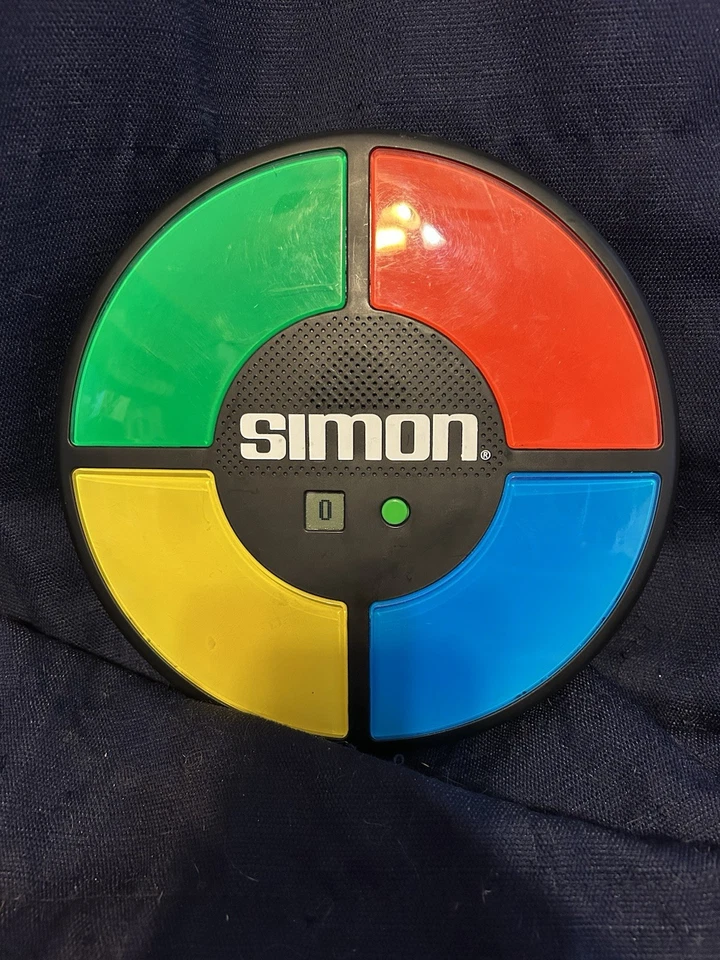 Simon Says Electronic Game Hasbro 2013 Classic Toy TESTED Working - Image 3 of 4