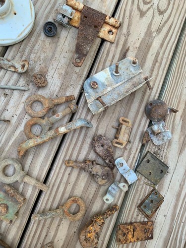 Vtg Junk Lot Barn Shop Metal Hardware 37 pc Rustic Rusty Parts Tool Art Socket - Picture 9 of 10