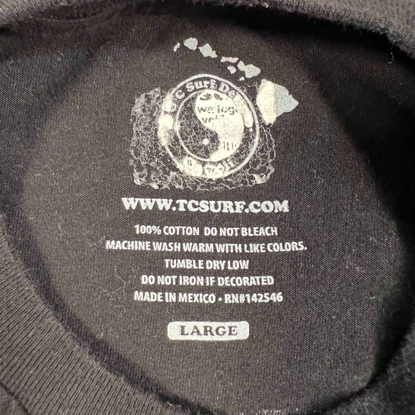 T&C Surf Designs Shirt Mens Large Black Cotton Haleiwa Hawaii Ying Yang Logo