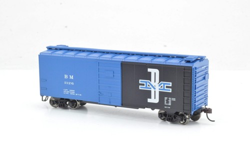 Athearn HO Spur 70324 Boston & Maine 40' Box Car - Superior Door #1126 - Originalverpackt | Zustand: Used