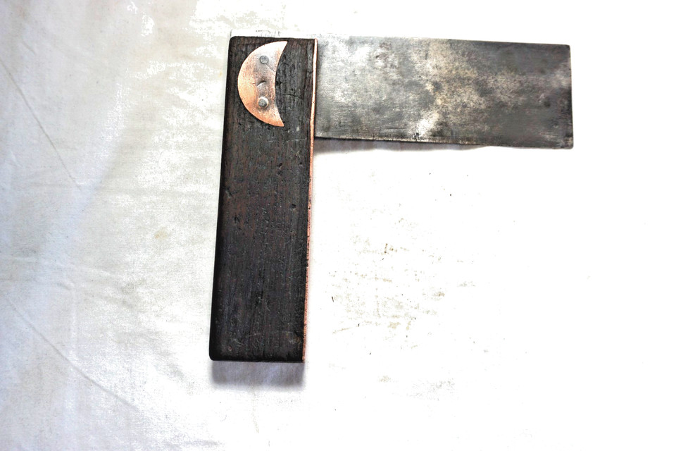 UNUSUAL TRY SQUARE - MAHOGANY HANDLE WITH COPPER TRIM