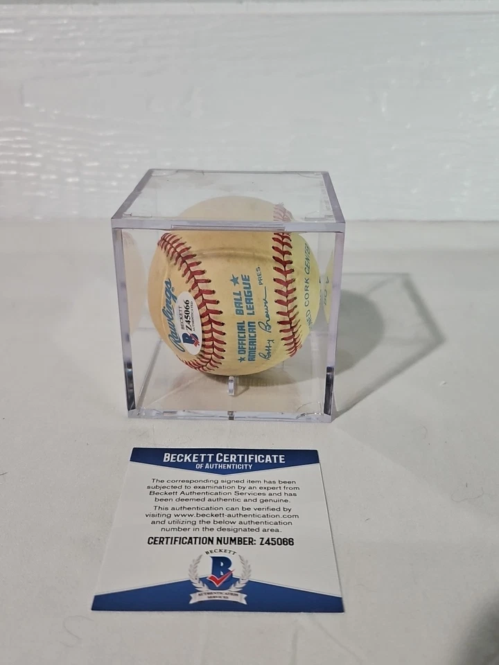 WHITEY FORD, NEW YORK YANKEES FIRMADO AUTO VINTAGE JUEGO BÉISBOL CERTIFICADO BECKETT Foto 4 de 4