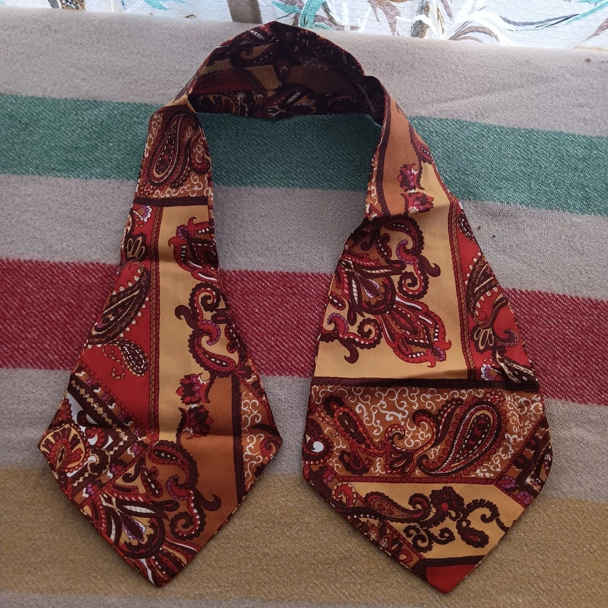 Sciarpa Dorata A Triangolo Con Frange Ad Uncinetto Da Donna - Foto 8