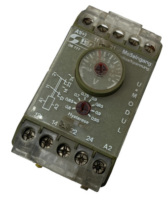 PILZ MODEL P1U-1NB / 110V~ / 2U VOLTAGE MONITORING RELAY 477054 50/60HZ  