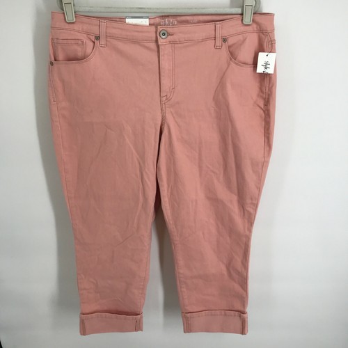 16W Plus Size Peach Capris 