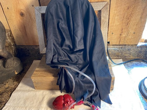 Vintage Halloween Skull Mask Bleeding Dripping with Blood Heart Pump - Picture 4 of 5