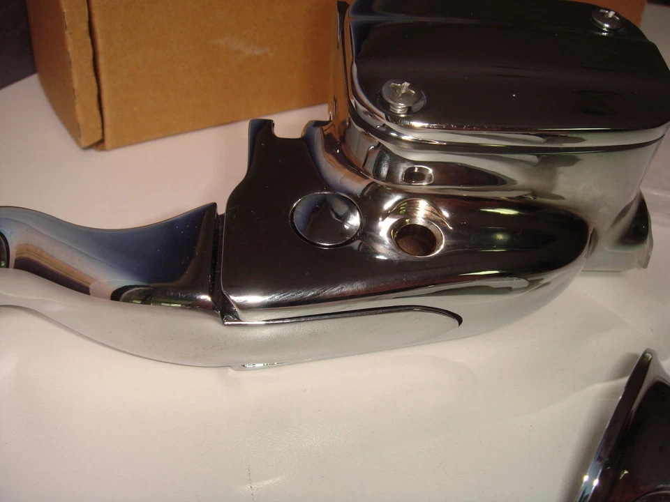 Cilindro maestro de freno delantero Harley FLT 2008-13 palanca 15 mm V-Twin 23-1055 X7 Foto 3 de 4