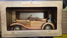 MODELLINO AUTO D'EPOCA IN LEGNO con Grappa Mazzetti D'Altavilla IDEA FESTA PAPA'
