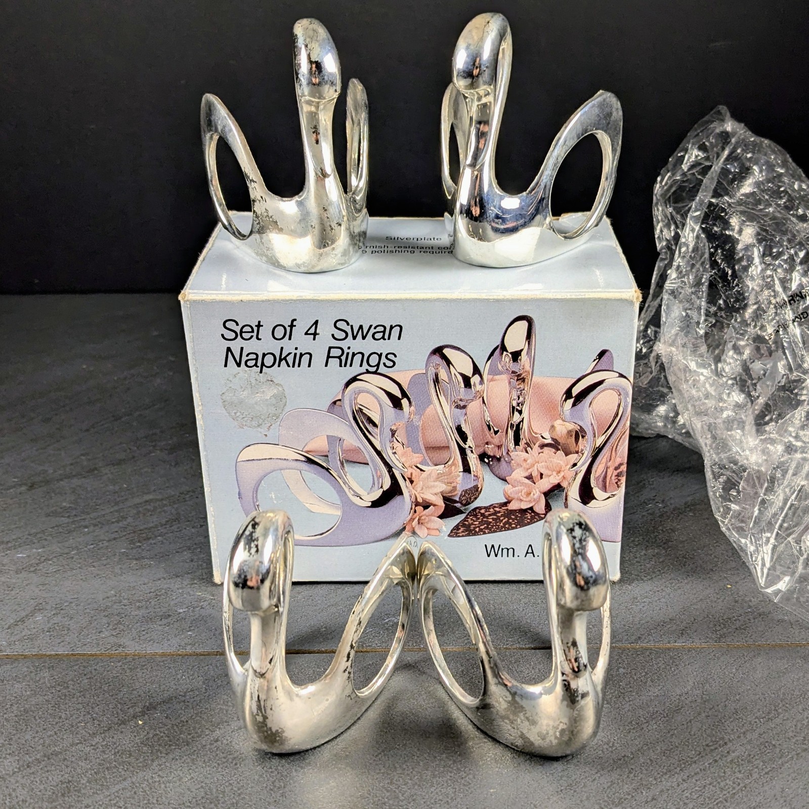 Wm A Rogers Swan Silver Plate Napkin Rings Set of 4 New Old Stock Open Box